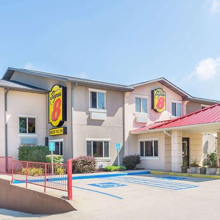 Super 8 By Wyndham Bloomington University Area Екстер'єр фото