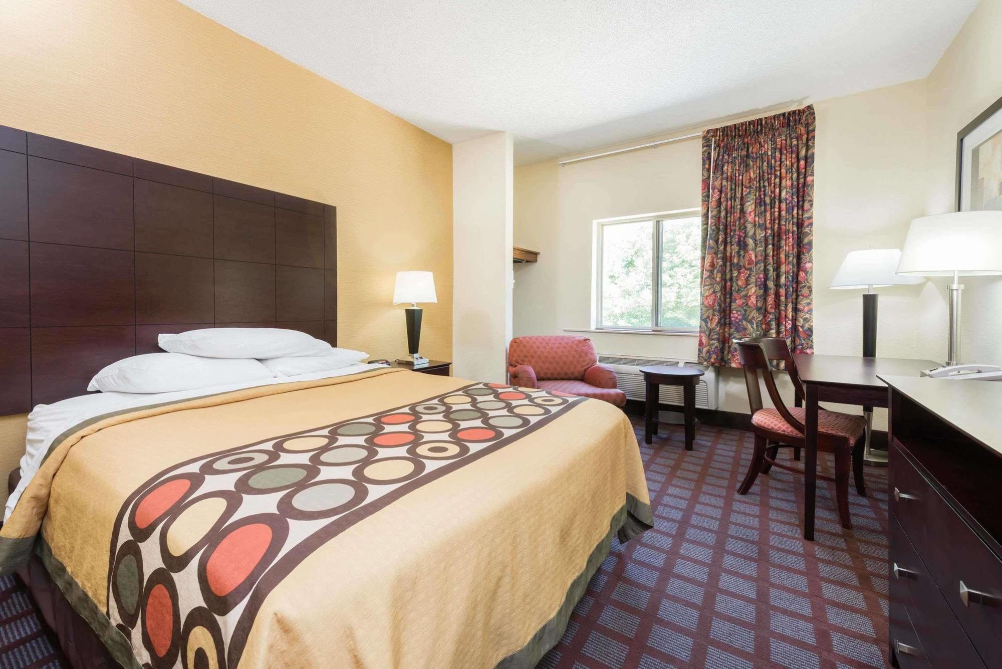 Super 8 By Wyndham Bloomington University Area Екстер'єр фото